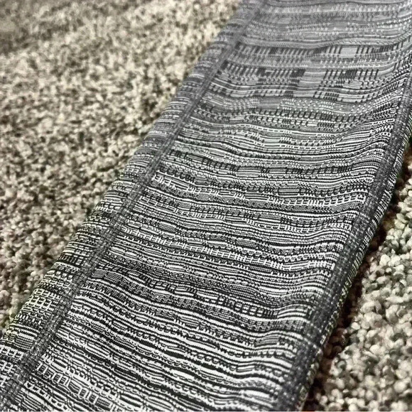 Athleta Gray Texture Tight Leggings Womens XS Stripe Yoga Stretch Athletic - Picture 2 of 10